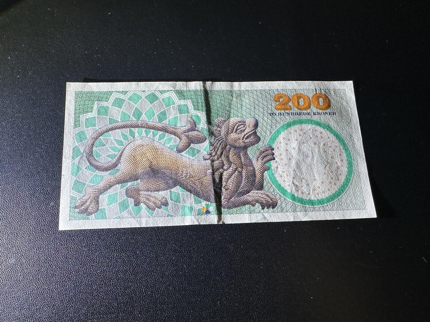 《外钞收藏家》第五百五十六期（本期有精品评级币、裸币、银币等）（本平台长期征集拍品、欢迎藏友们联系合作）