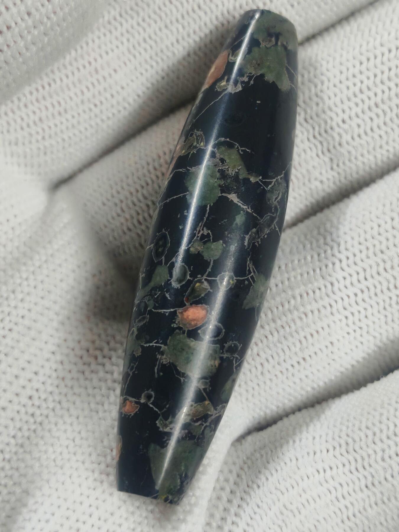 梅花玉天珠(36011)尺寸55.5*14mm重量16.8g安山岩玉强磁梅花玉