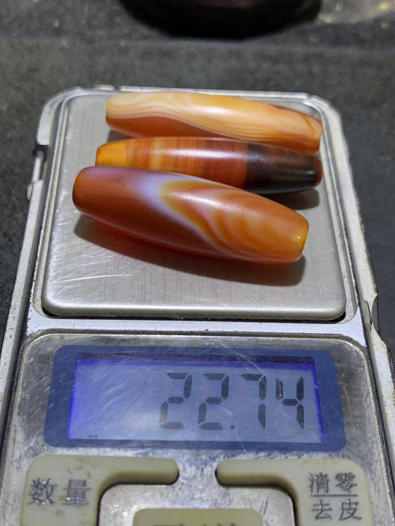 高玉化酒红千层纹柔光缠丝玛瑙通货桶珠一组，，