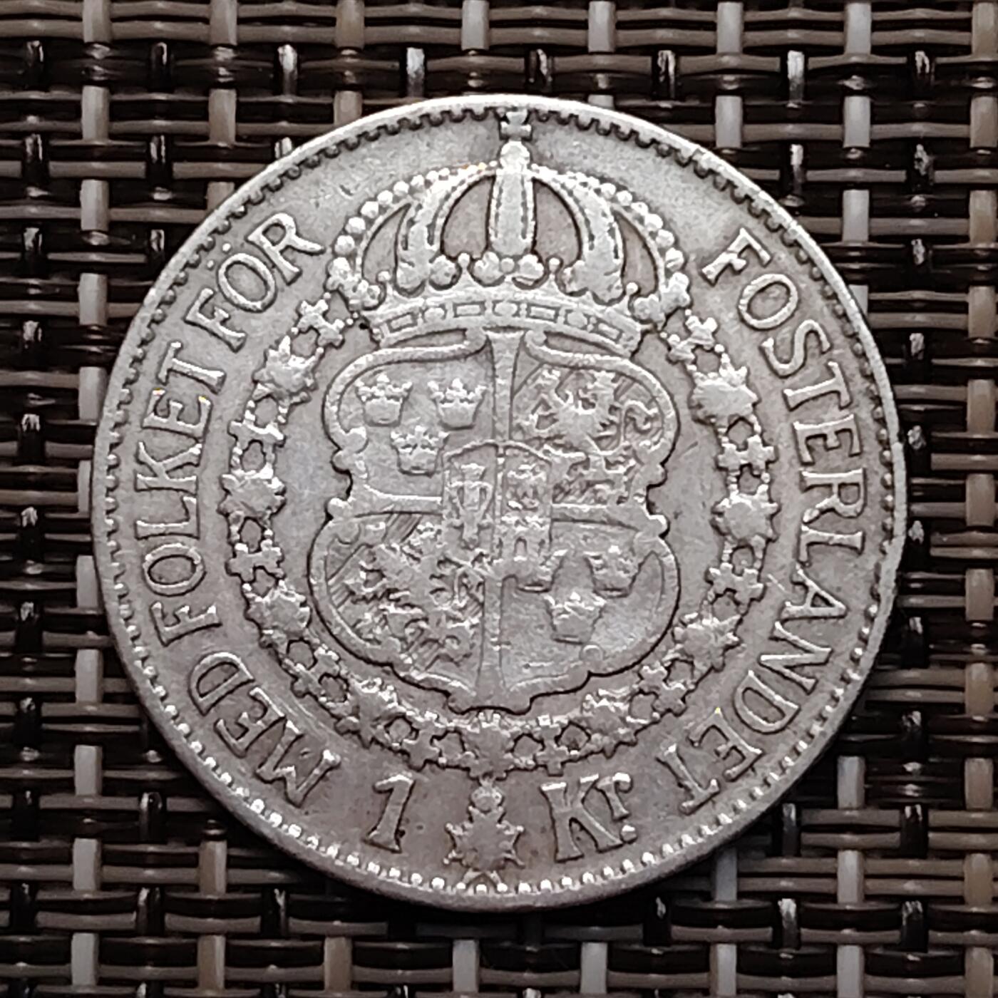 布加迪🐬～世界钱币(上海)🌾第 232 期 /  各国套币和散币 瑞典🇸🇪 1929年 古斯塔夫五世 1克朗银币 7.5g 25mm 800银