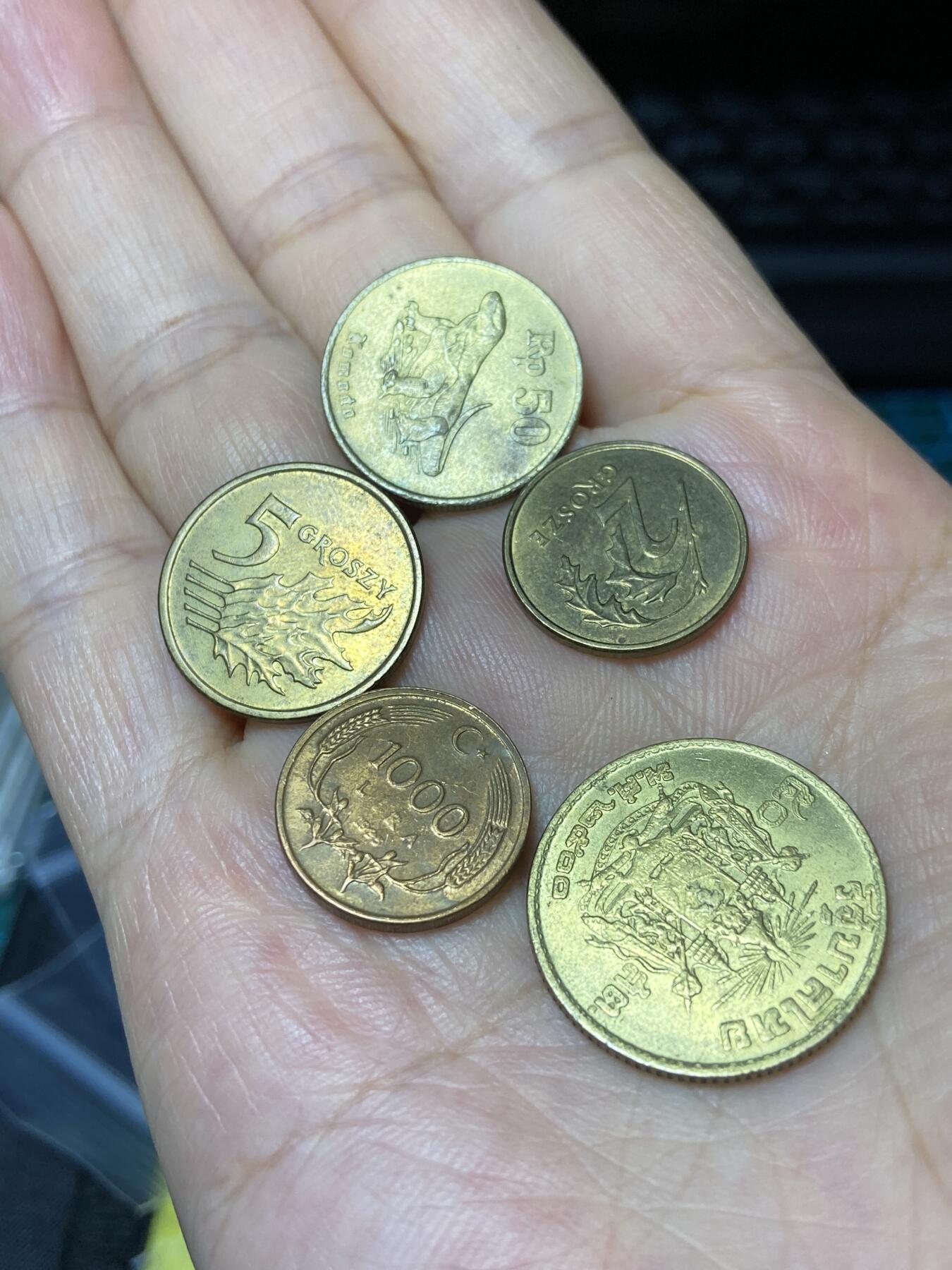 2025年第七十九场(总第一百零五场）外国好品散币(免佣金) 4枚：印度尼西亚🇮🇩1994年50卢比，波兰🇵🇱2002年5格罗希，2005年2格罗希，土耳其🇹🇷1995年1000里拉，泰国🇹🇭1957年50萨当