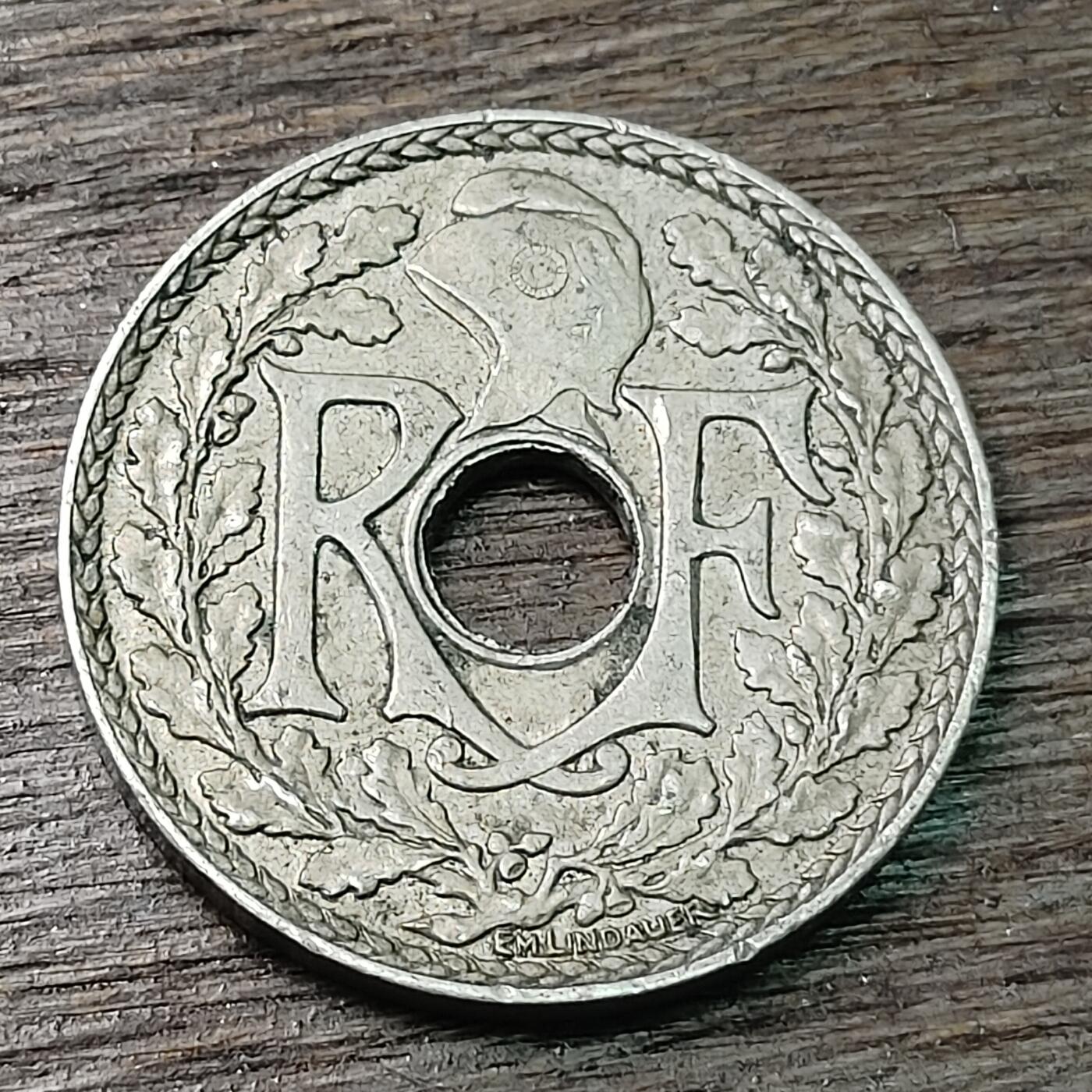 【铜匠收藏】★第126场★散币场，无佣金，30包邮。不满30元，支付5元运费。《接受代拍 代送NGC评级》 法国 10分 1935年