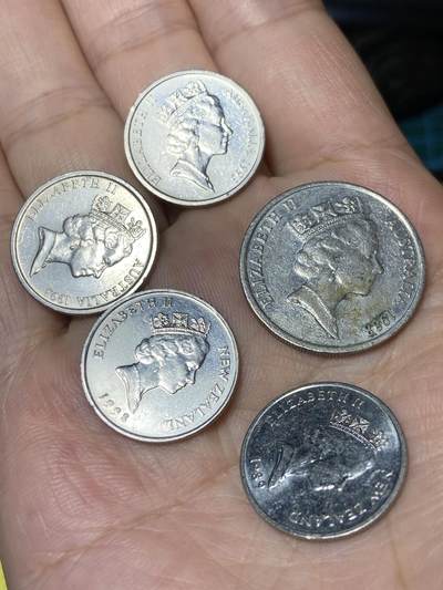 2025年第七十九场(总第一百零五场）外国好品散币(免佣金) 5枚：澳大利亚🇦🇺1993年5分，1988年10分，新西兰🇳🇿1998年、1989年5分