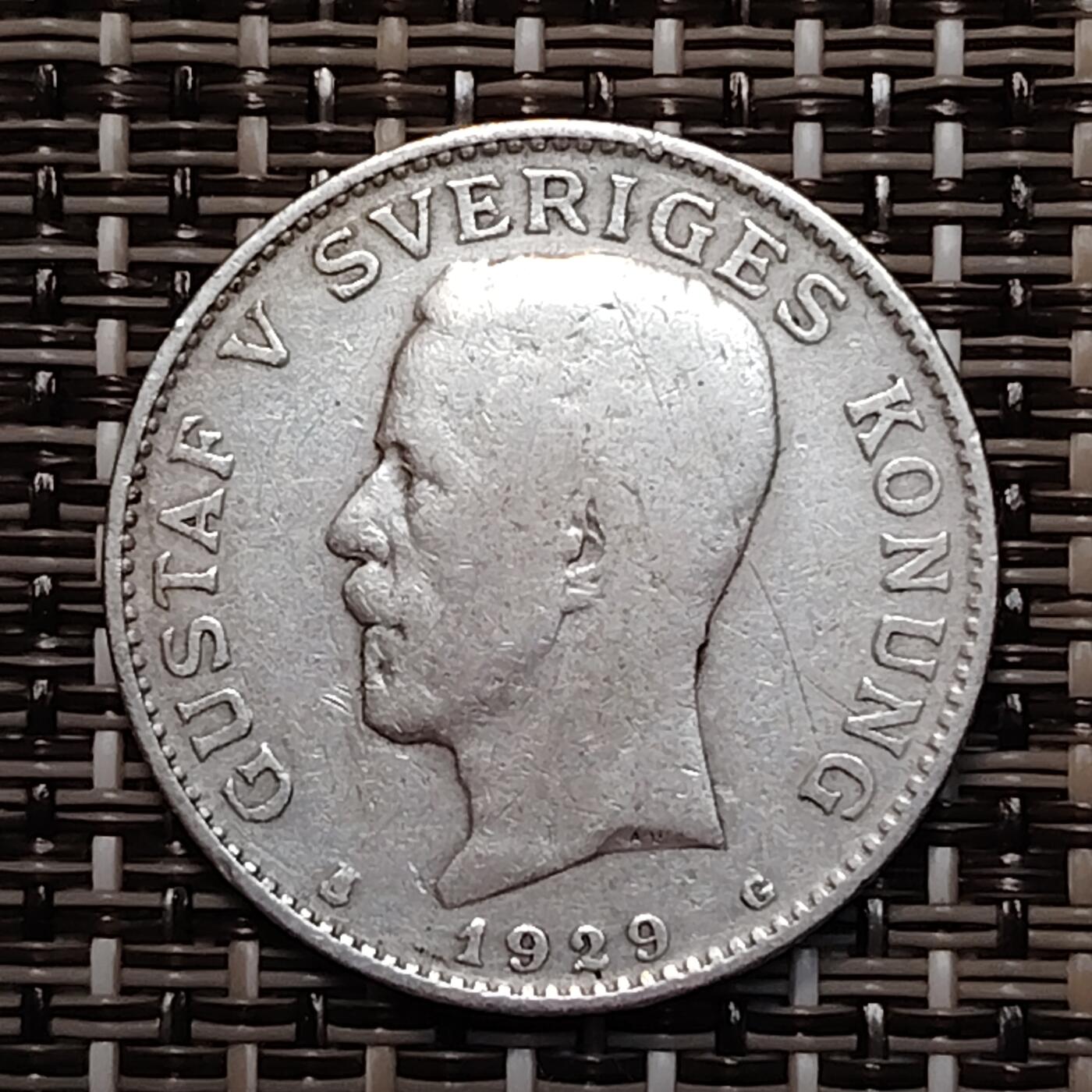 布加迪🐬～世界钱币(上海)🌾第 232 期 /  各国套币和散币 瑞典🇸🇪 1929年 古斯塔夫五世 1克朗银币 7.5g 25mm 800银