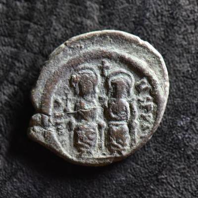 【良泉】第37期【直播场】9月4日晚19.30点开拍！ 160组，西方古代钱币、丝路金银铜件专场 - 6.74克，公元569年 【拜占庭】 查士丁二世和皇后索菲亚（在位第5年）20努米，铜币
