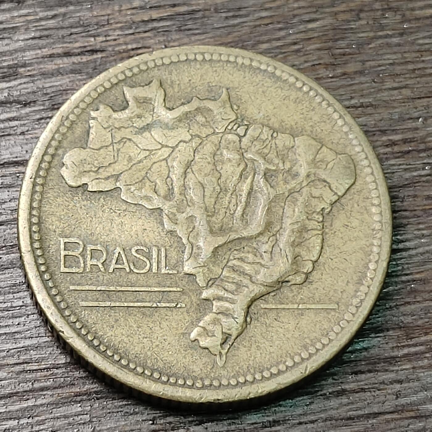 【铜匠收藏】★第126场★散币场，无佣金，30包邮。不满30元，支付5元运费。《接受代拍 代送NGC评级》 巴西 1945年 2克鲁塞罗 地图