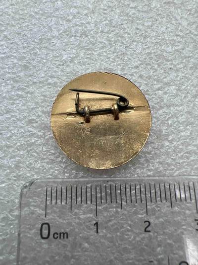 真品毛主席像章、纪念章 真品毛主席像章、纪念章