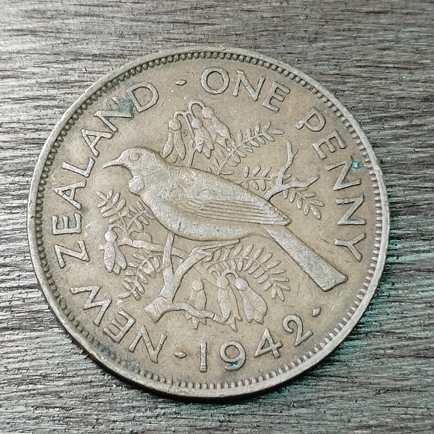 【铜匠收藏】★第126场★散币场，无佣金，30包邮。不满30元，支付5元运费。《接受代拍 代送NGC评级》 新西兰 1942年 1便士 铜币