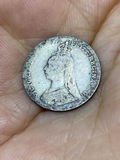 2025年第七十九场(总第一百零五场）外国好品散币(免佣金) 英国🇬🇧1893年3便士银币(维多利亚女王老年披纱带冠，925高银)