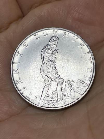 2025年第七十九场(总第一百零五场）外国好品散币(免佣金) 土耳其🇹🇷1977年2.5里拉(第二版，9克减重版)