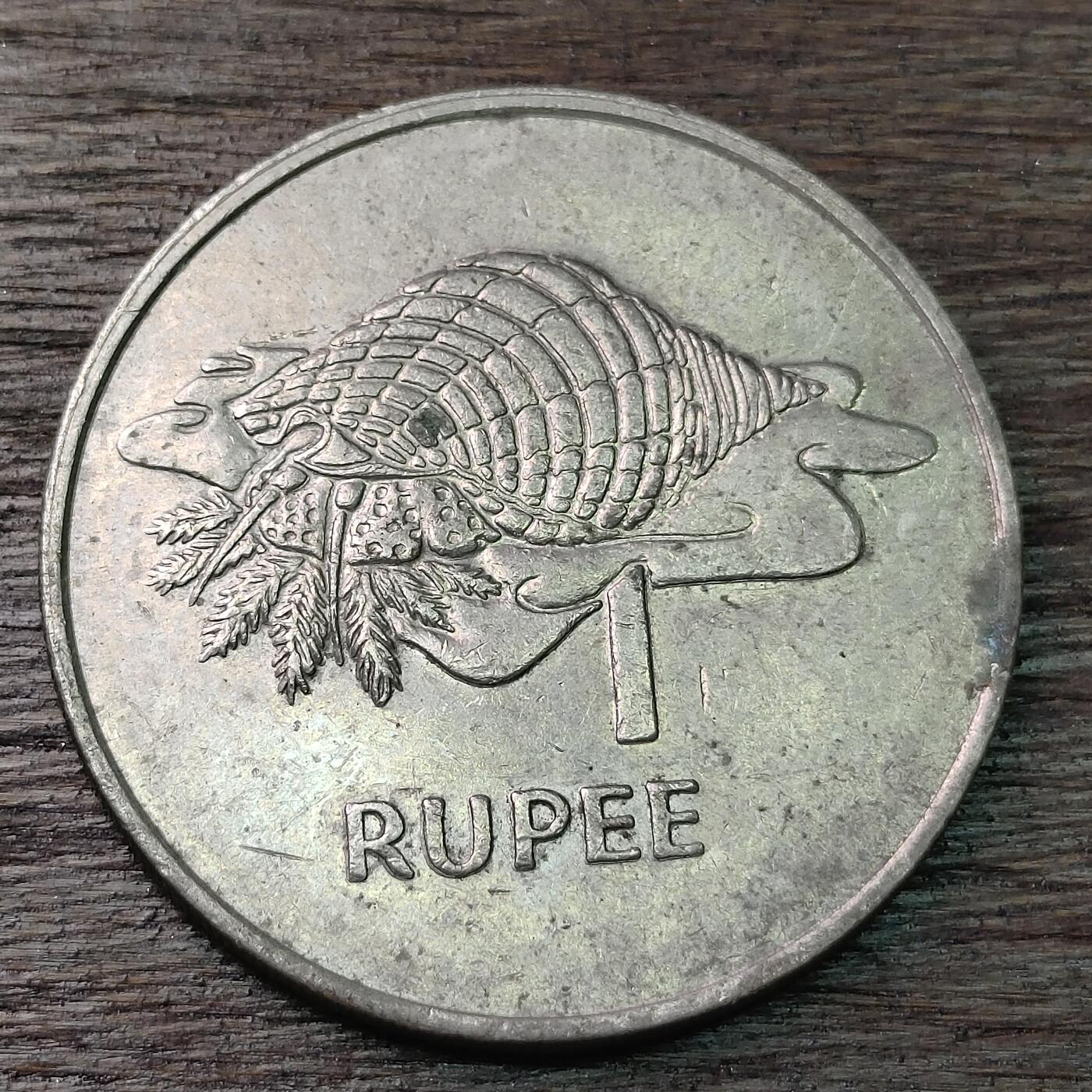 【铜匠收藏】★第126场★散币场，无佣金，30包邮。不满30元，支付5元运费。《接受代拍 代送NGC评级》 赛舌尔 1977年 1卢比 镍币