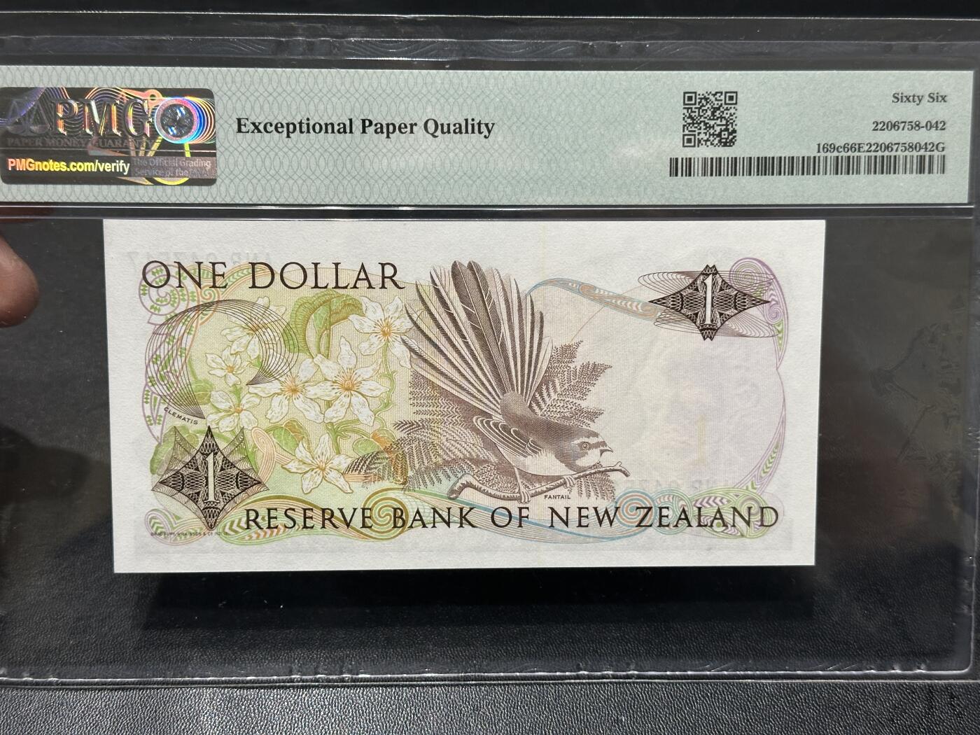 《外钞收藏家》第五百八十三期（精选场）（本期拍品丰富）（本平台长期征集拍品、欢迎藏友们联系合作） 1981-92年新西兰1元 PMG66 BWC作品