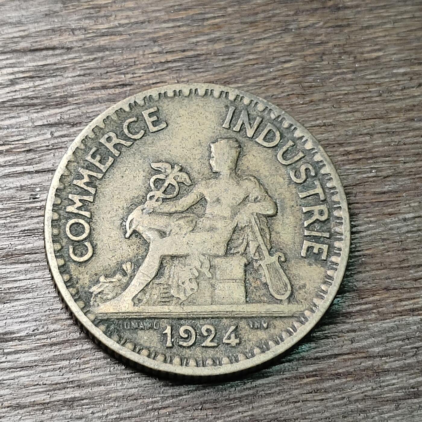 【铜匠收藏】★第126场★散币场，无佣金，30包邮。不满30元，支付5元运费。《接受代拍 代送NGC评级》 法国 2法郎 1924年 铝青币 铜商务部座人