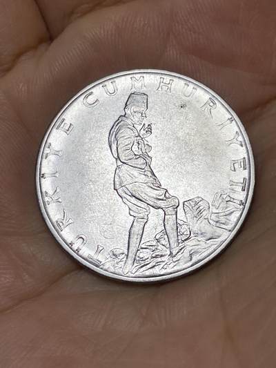 2025年第七十九场(总第一百零五场）外国好品散币(免佣金) 土耳其🇹🇷1977年2.5里拉(第二版，9克减重版)