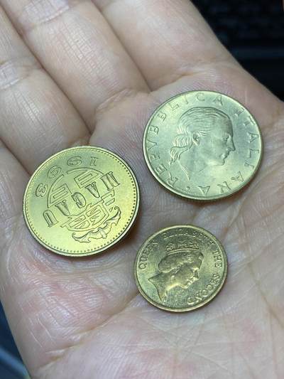 2025年第七十九场(总第一百零五场）外国好品散币(免佣金) 3枚：意大利🇮🇹1978年200里拉，澳门1993年5毫，香港1990年一毫