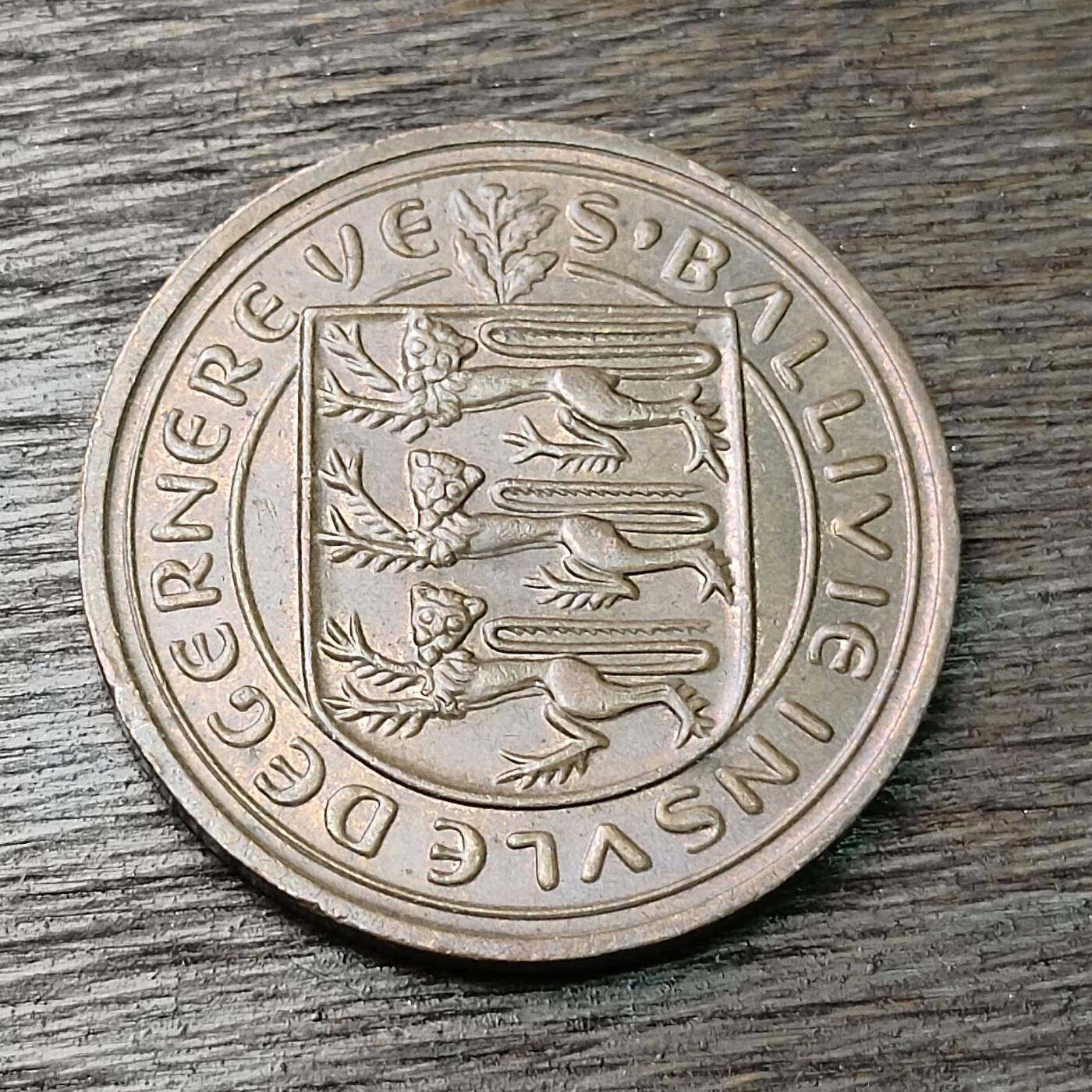 【铜匠收藏】★第126场★散币场，无佣金，30包邮。不满30元，支付5元运费。《接受代拍 代送NGC评级》 英属根西岛 1979年 2便士 萨克岛的风车 三狮纹章 青铜币