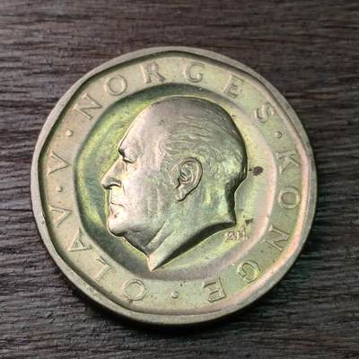 【铜匠收藏】★第126场★散币场，无佣金，30包邮。不满30元，支付5元运费。《接受代拍 代送NGC评级》 - 挪威 1983年 10克朗 奥拉夫五世国王 凹凸造型 铜镍锌币