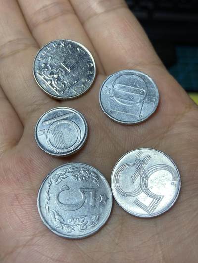 2025年第七十九场(总第一百零五场）外国好品散币(免佣金) - 捷克🇨🇿5枚：1993年1克朗，1996年10赫勒，1994年50赫勒，捷克斯洛伐克1990年10赫勒，1974年5赫勒