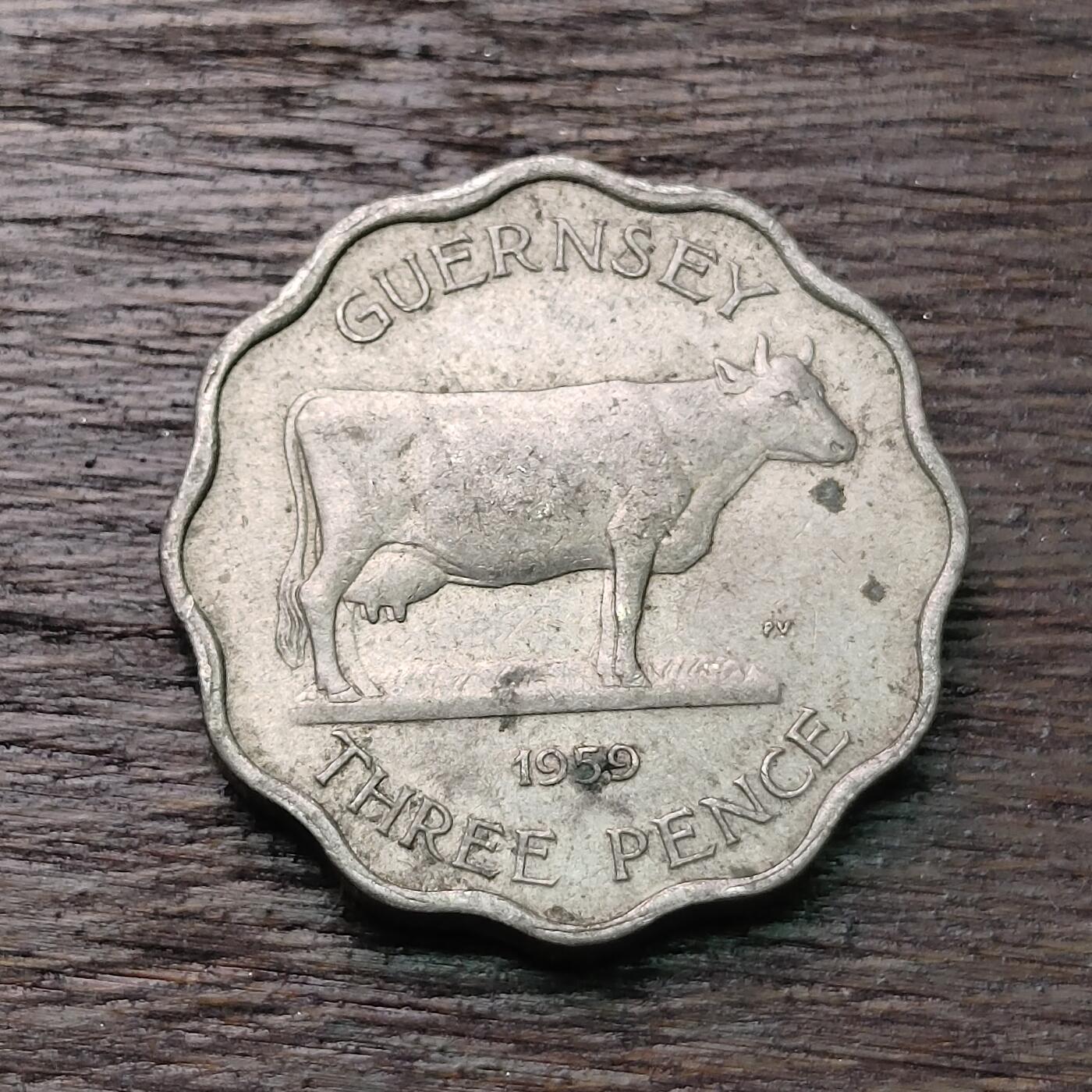 【铜匠收藏】★第126场★散币场，无佣金，30包邮。不满30元，支付5元运费。《接受代拍 代送NGC评级》 英属根西岛 1959年 3便士 牛