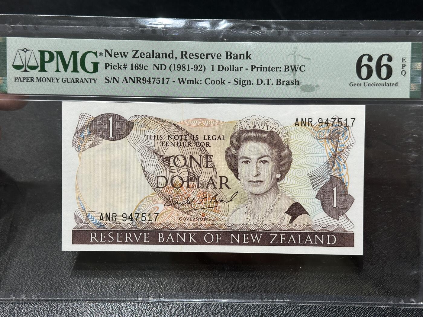 《外钞收藏家》第五百八十三期（精选场）（本期拍品丰富）（本平台长期征集拍品、欢迎藏友们联系合作） 1981-92年新西兰1元 PMG66 BWC作品
