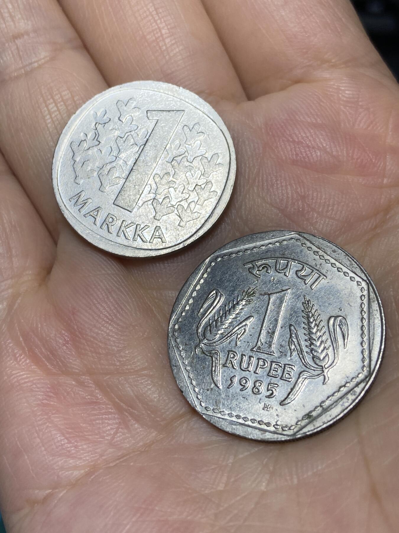 2025年第七十九场(总第一百零五场）外国好品散币(免佣金) 2枚：芬兰🇫🇮1974年1马克，印度🇮🇳1985年1卢比