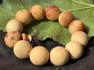 零元拍：崖柏顺纹2.0手串，十年前的存货了，油性极大。 - 零元拍：崖柏顺纹2.0手串，十年前的存货了，油性极大。