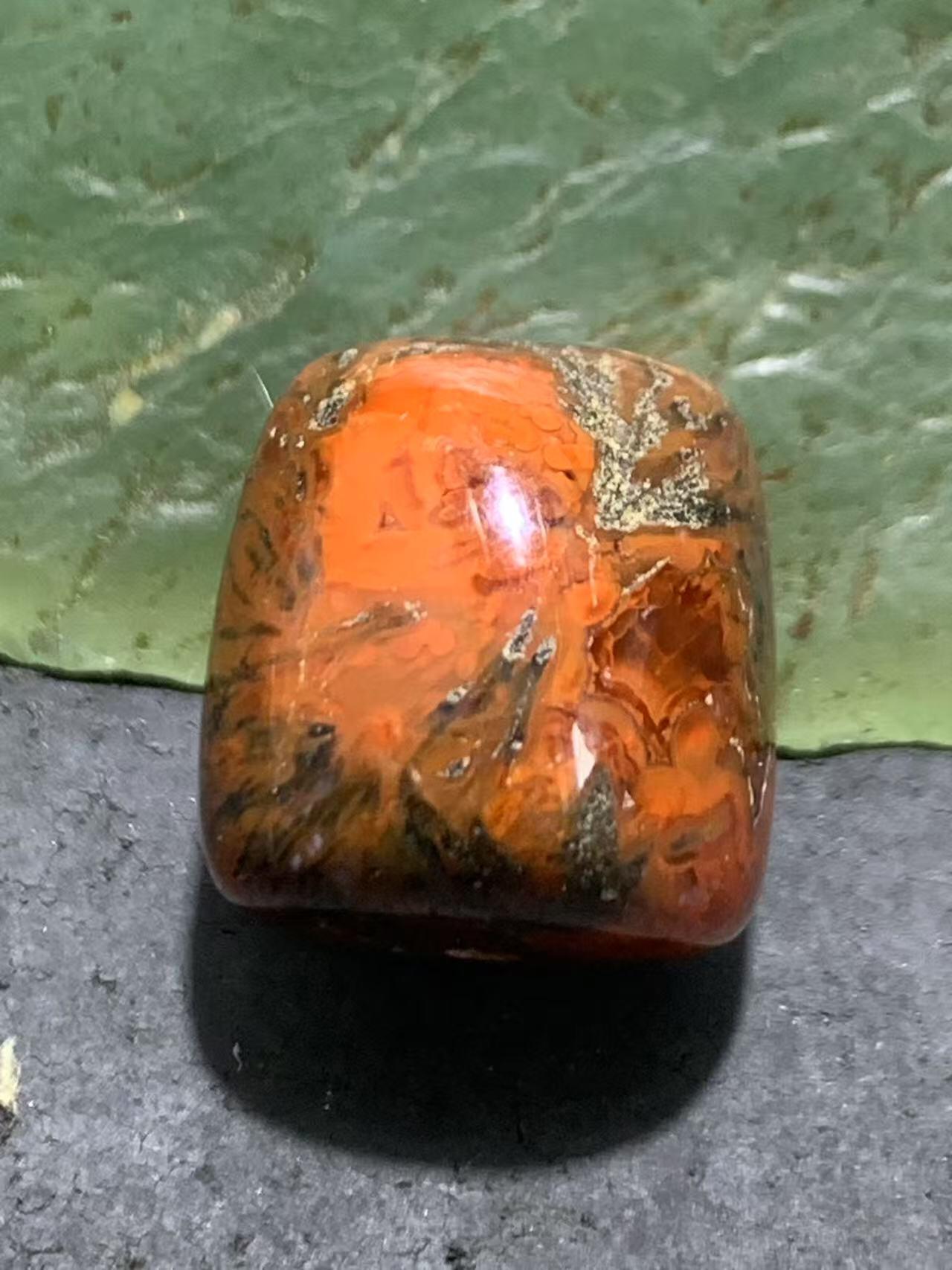 川料南红玛瑙原皮随形珠一颗，，