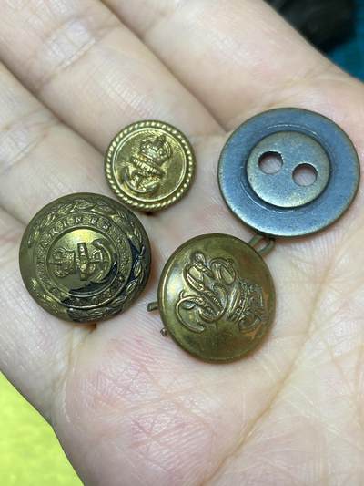 2025年第七十九场(总第一百零五场）外国好品散币(免佣金) - 各类皇家机构铜纽扣4枚