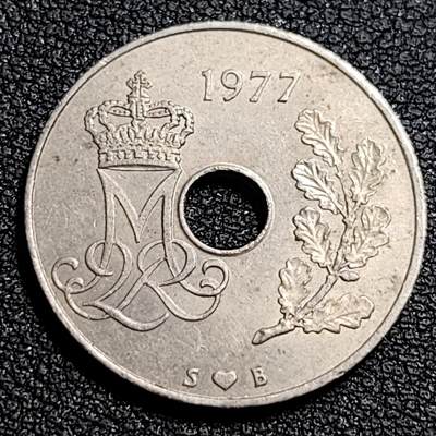 泉币菌-第81场-精品福利场 丹麦1977年25欧尔中孔镍币 玛格丽特二世花押 