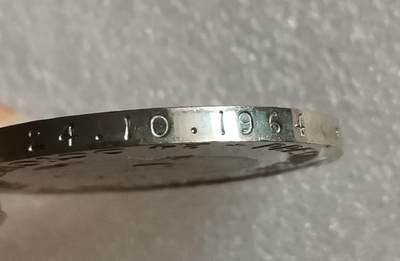 瓶子🏺第203期拍卖会  赞比亚1965年五先令精制克朗币  原盒  独立一周年纪念币  边铭标刻1964年独立