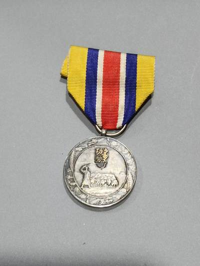 历代徽章10 蒙古联合自治政府肇建功劳章