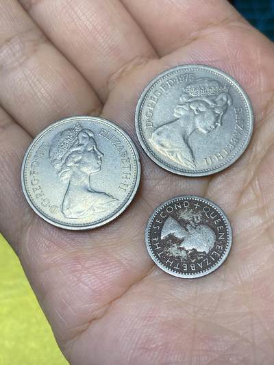 2025年第七十九场(总第一百零五场）外国好品散币(免佣金) 3枚：英国🇬🇧1970年1975年5新便士，罗德西亚和尼亚萨兰1955年3便士