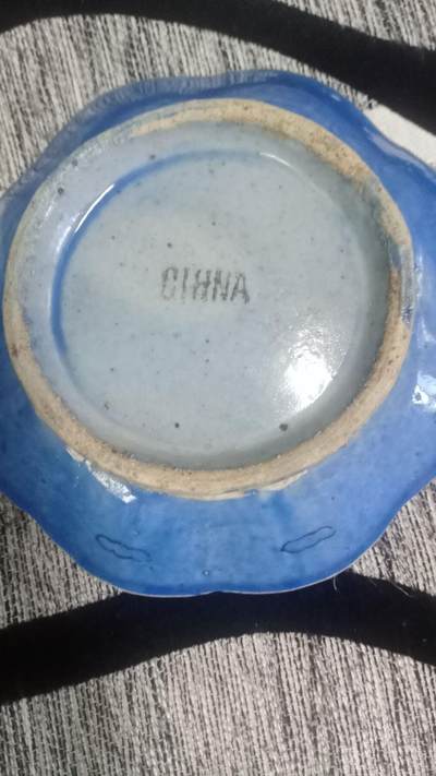 清晚期蓝地粉彩花卉纹高足盘 