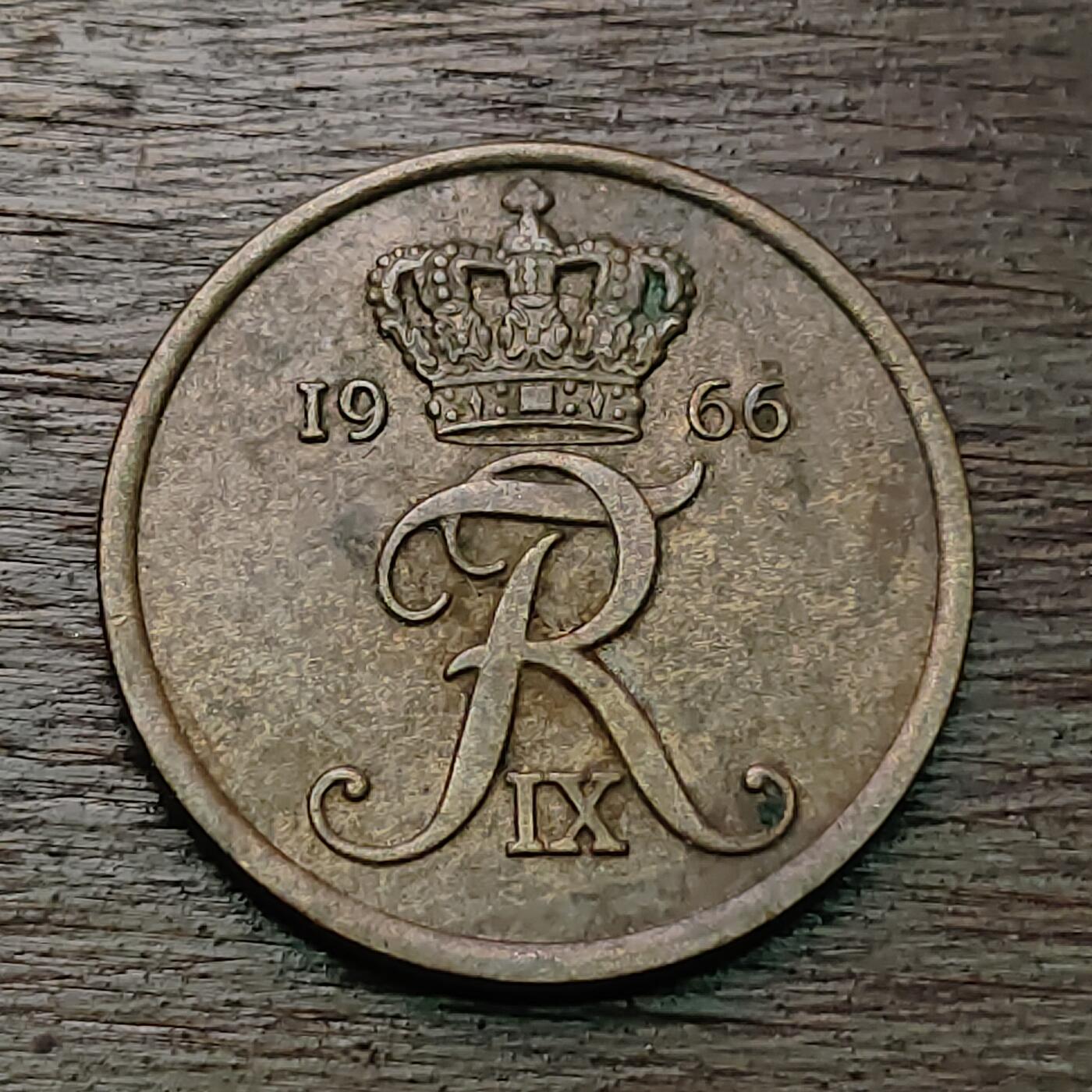 【铜匠收藏】★第127场★散币场，无佣金，30包邮。不满30元，支付5元运费。《接受代拍 代送NGC评级》 丹麦 1966年 5欧尔 青铜币 皇冠