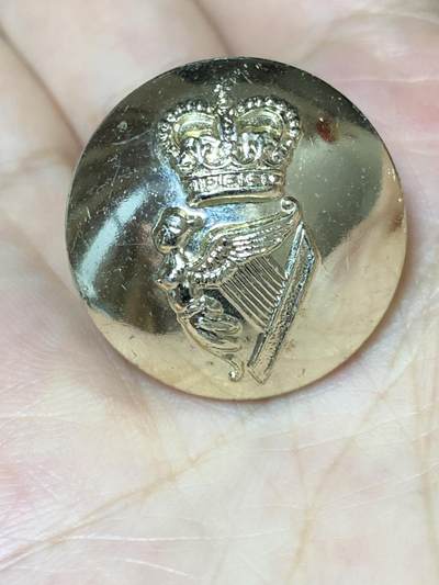 2025年第七十九场(总第一百零五场）外国好品散币(免佣金) - 英国🇬🇧爱尔兰卫队纽扣1粒(伯明翰纽扣有限公司制品)