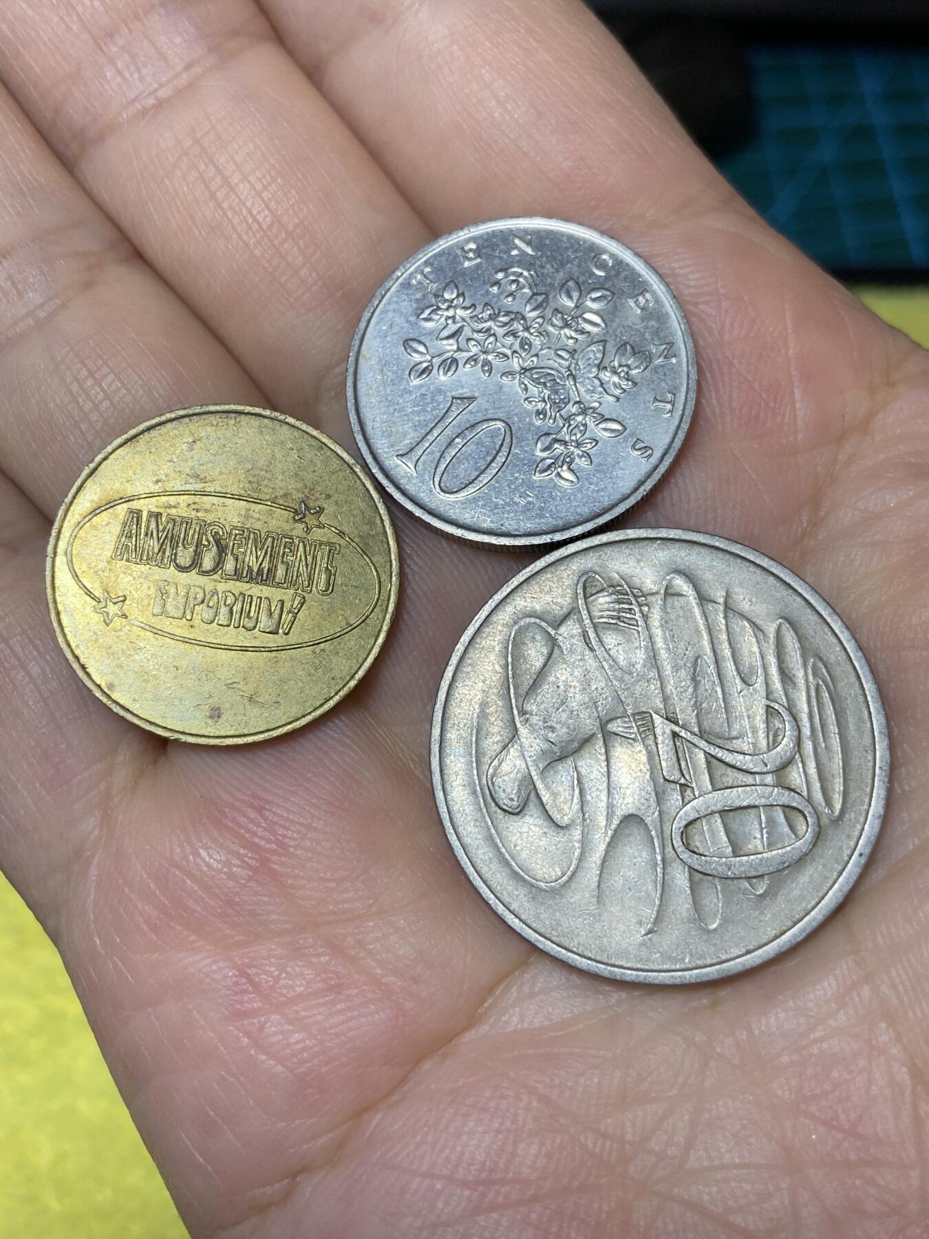 2025年第七十九场(总第一百零五场）外国好品散币(免佣金) 3枚：澳大利亚🇦🇺1967年20，牙买加🇯🇲1987年10分，代币