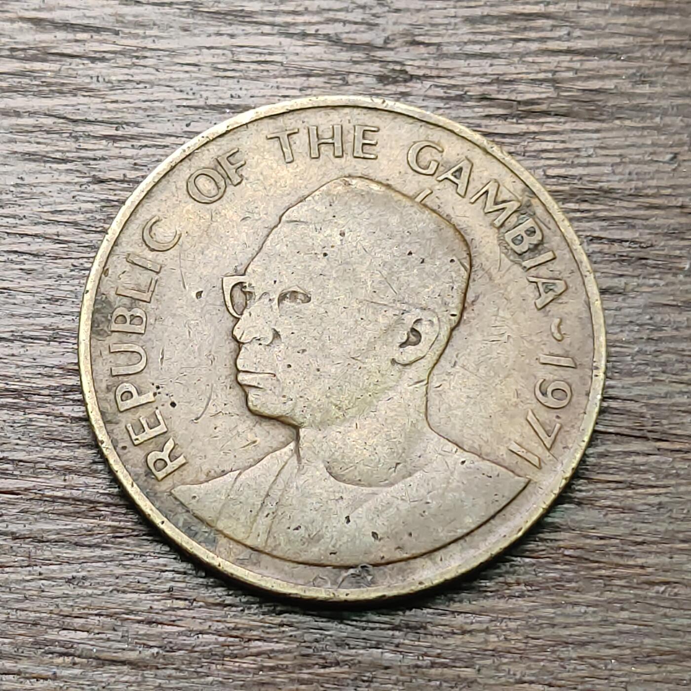 【铜匠收藏】★第127场★散币场，无佣金，30包邮。不满30元，支付5元运费。《接受代拍 代送NGC评级》 1971年 冈比亚 10布图