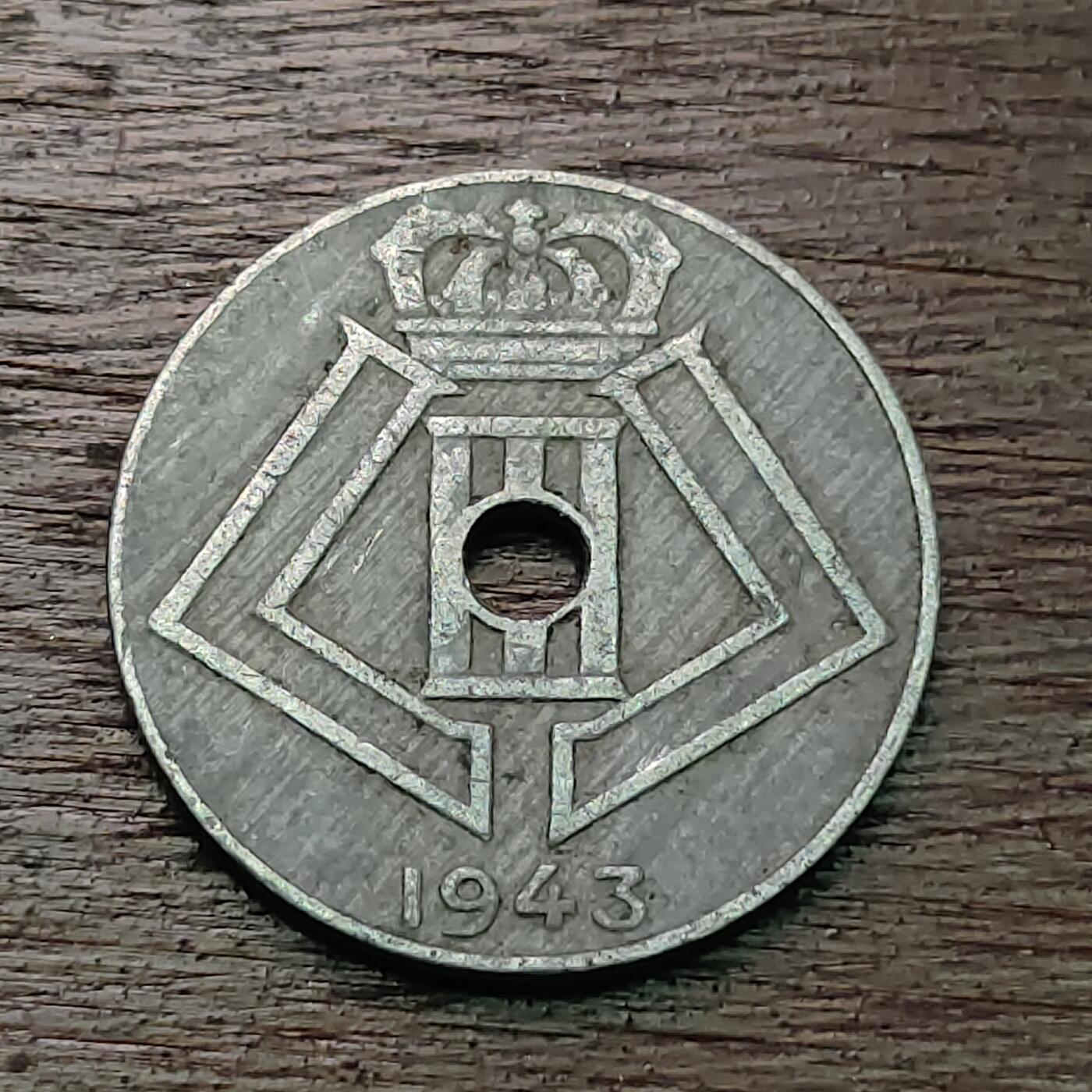 【铜匠收藏】★第127场★散币场，无佣金，30包邮。不满30元，支付5元运费。《接受代拍 代送NGC评级》 比利时 1943年 10分 锌币 二战圆孔版