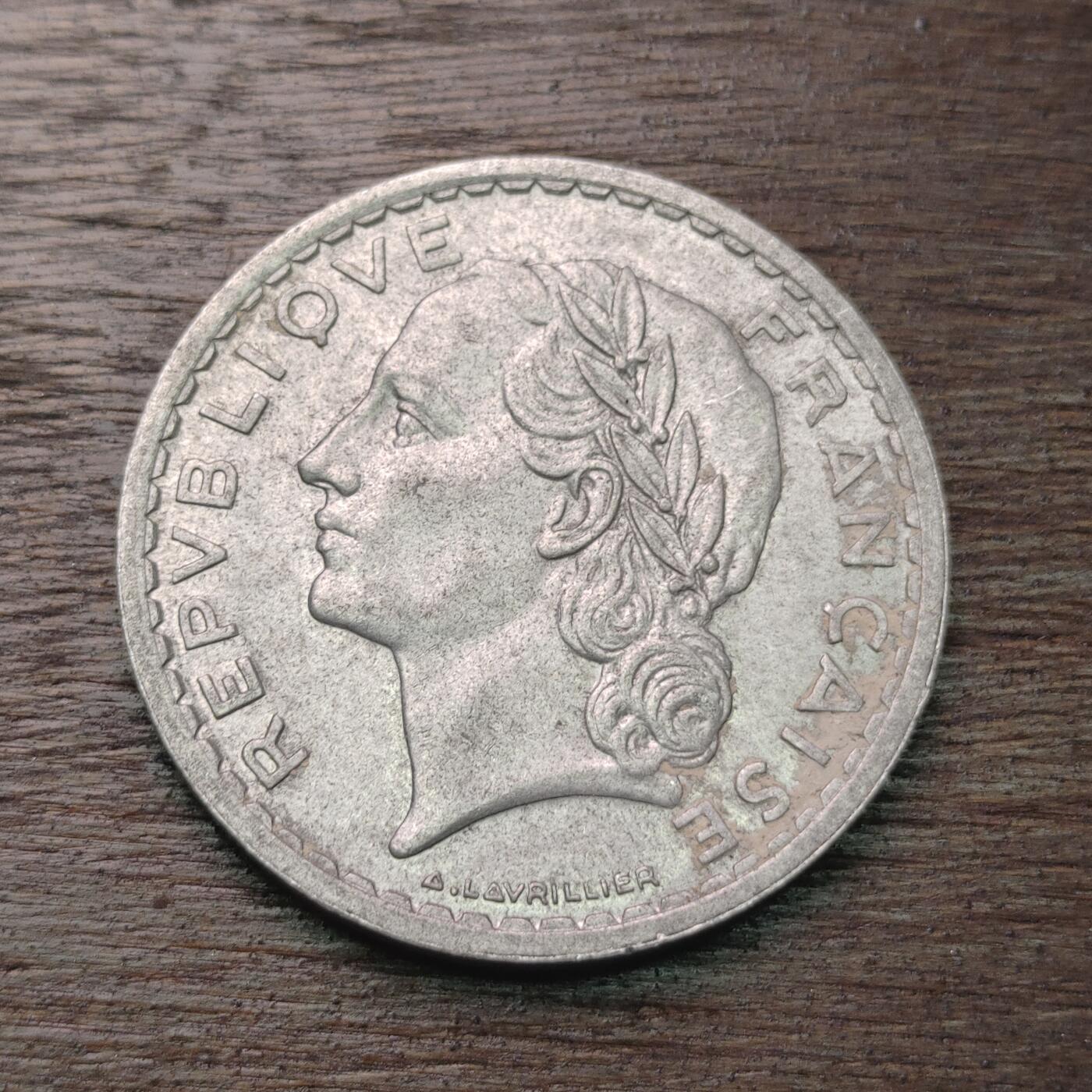 【铜匠收藏】★第127场★散币场，无佣金，30包邮。不满30元，支付5元运费。《接受代拍 代送NGC评级》 法国 1949年 5法郎 铝币