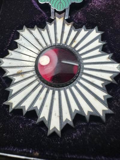 章，世界钱币 五等双光旭日章，原盒带略