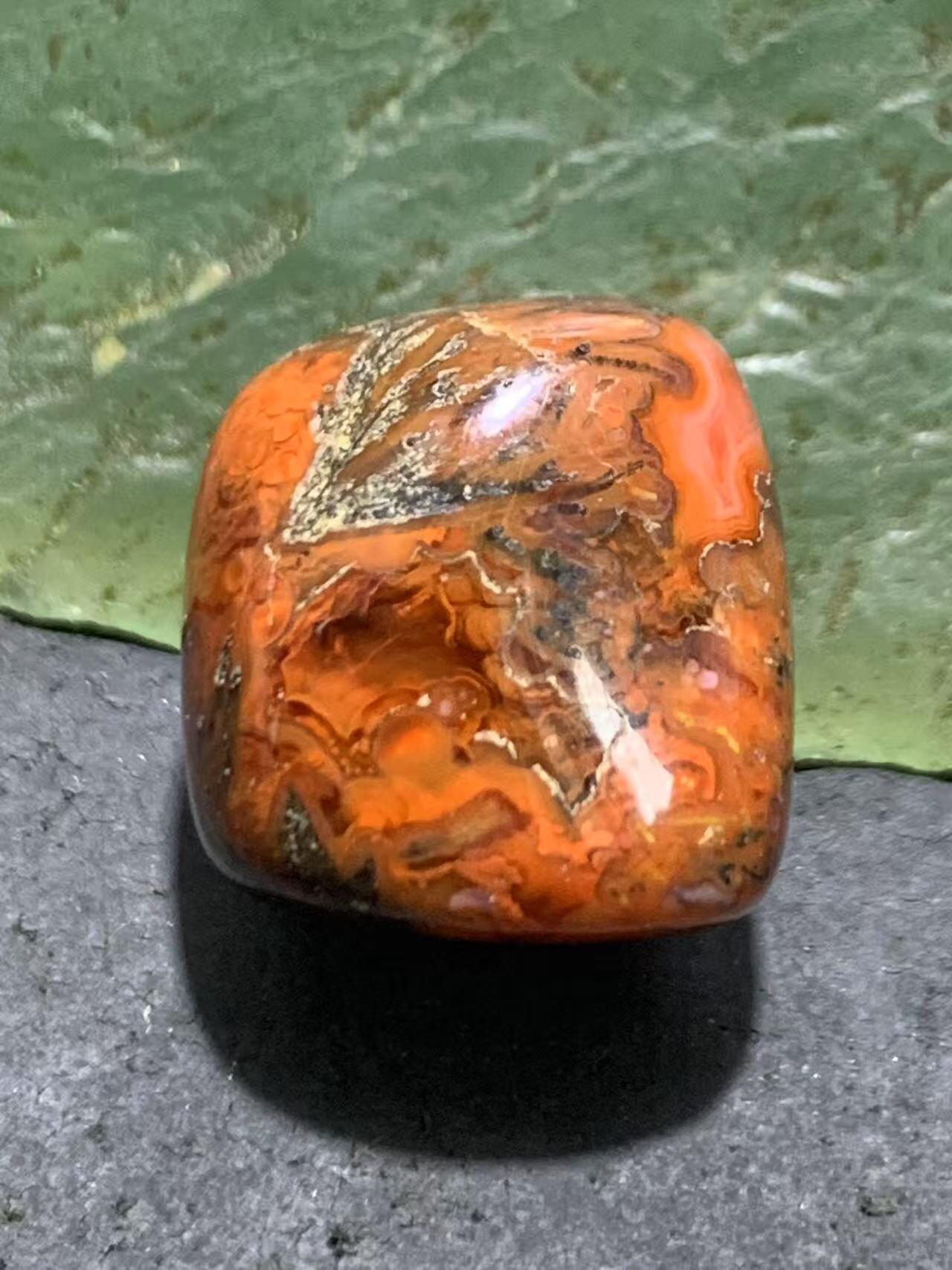 川料南红玛瑙原皮随形珠一颗，，