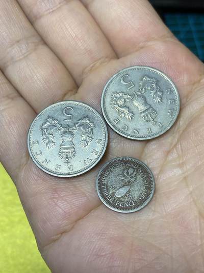 2025年第七十九场(总第一百零五场）外国好品散币(免佣金) - 3枚：英国🇬🇧1970年1975年5新便士，罗德西亚和尼亚萨兰1955年3便士