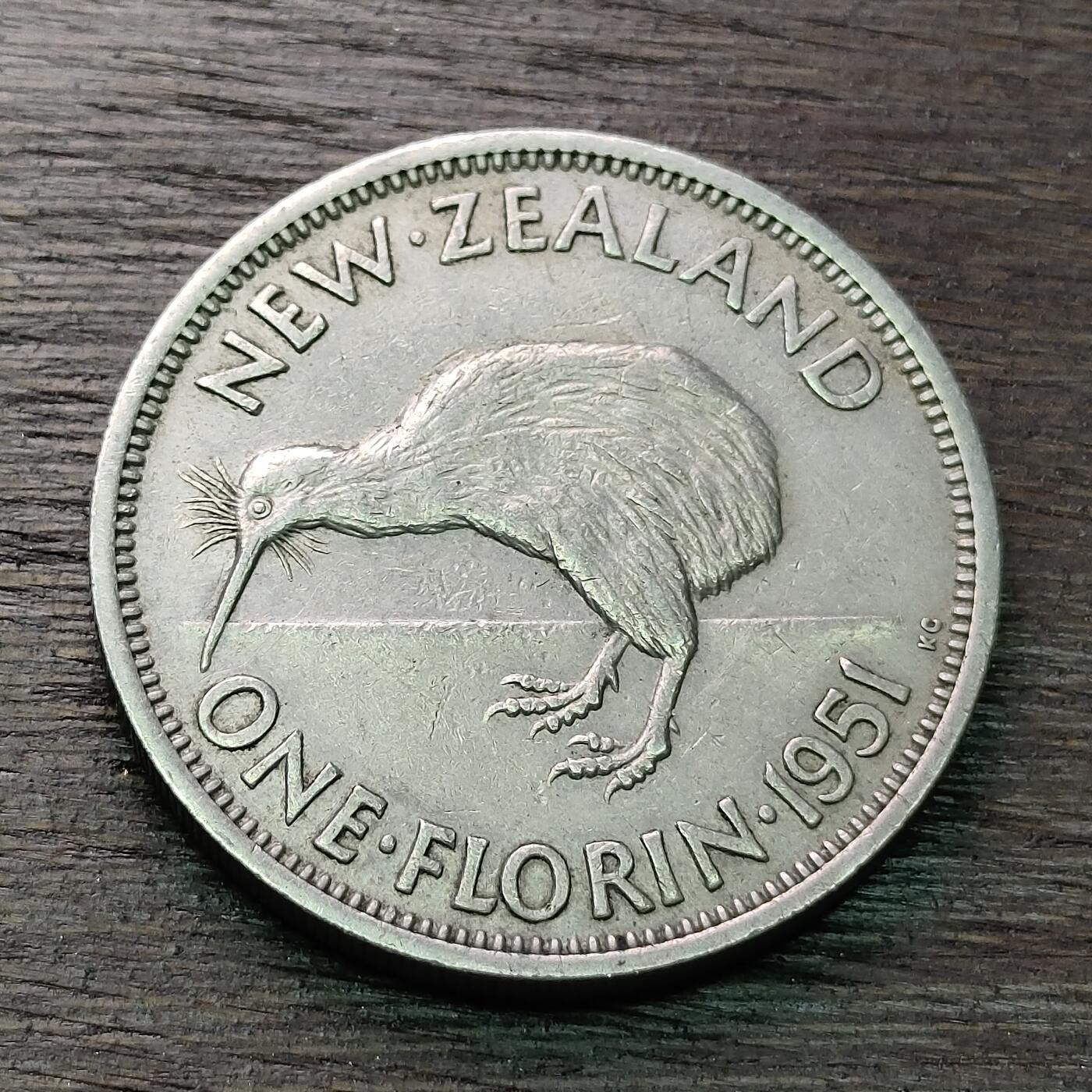 【铜匠收藏】★第128场★散币场，无佣金，30包邮。不满30元，支付5元运费。《接受代拍 代送NGC评级》 新西兰 1951年 1福林 镍币