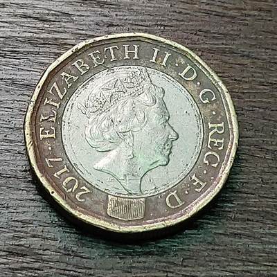 【铜匠收藏】★第127场★散币场，无佣金，30包邮。不满30元，支付5元运费。《接受代拍 代送NGC评级》 - 英国 2017年 伊丽莎白二世女王 1镑 双色铜镍币