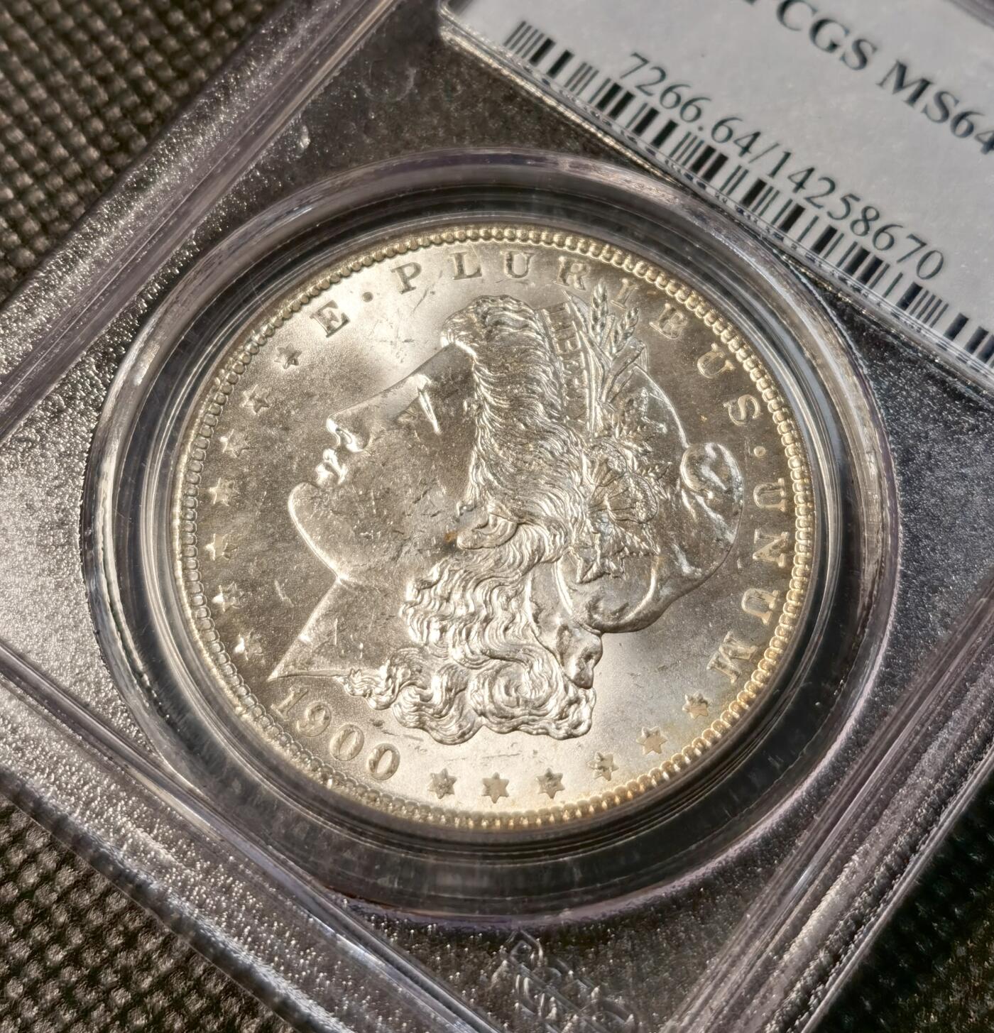 甄臻铺-世界币章拍卖（第29期），送拍享返佣金等优惠多多 PCGS-MS64 1900年O版摩根，少见年份