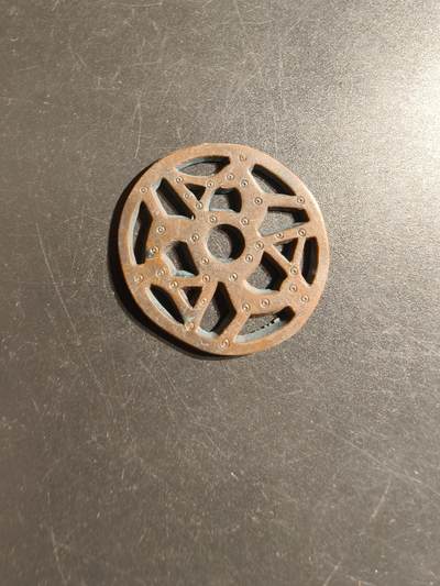 老王徽章第142期 - 德三WHW冬季援助工厂徽章