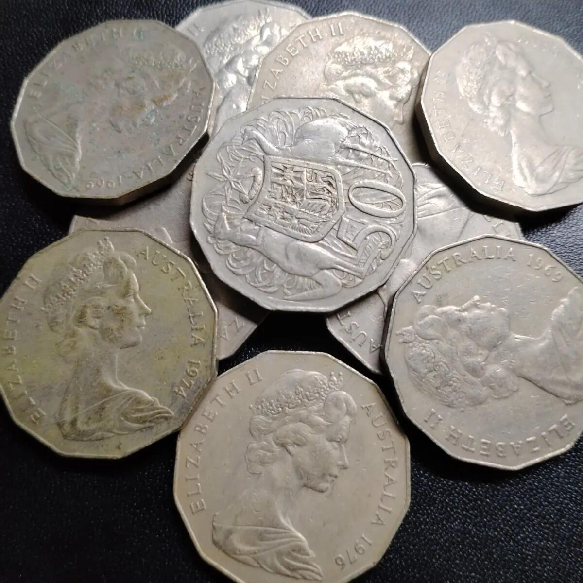 澳大利亚50分女王袋鼠鸵鸟31mm保真随机发货1枚