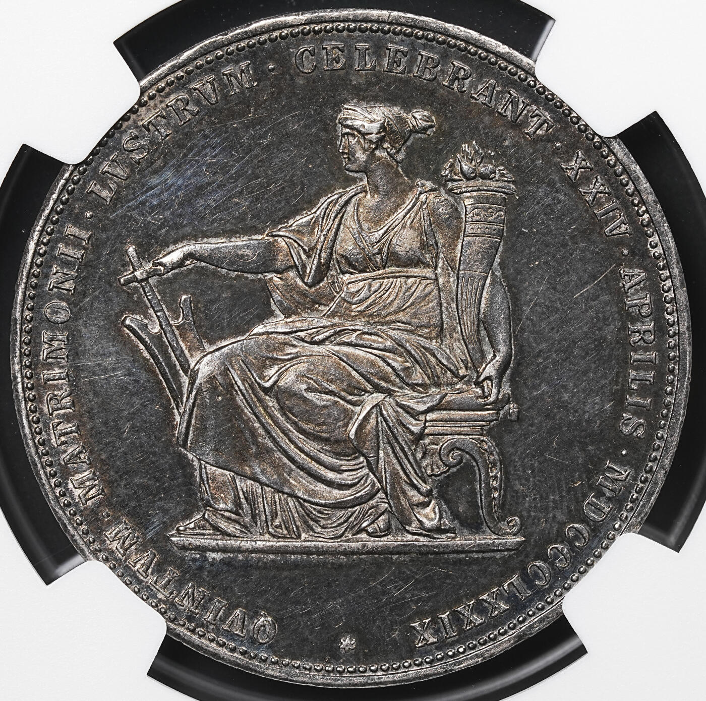 修遠堂世界钱币第八十一期 NGC AU58 1879年奥匈帝国皇帝与茜茜公主银婚纪念2弗罗林大银币 通体重黑彩