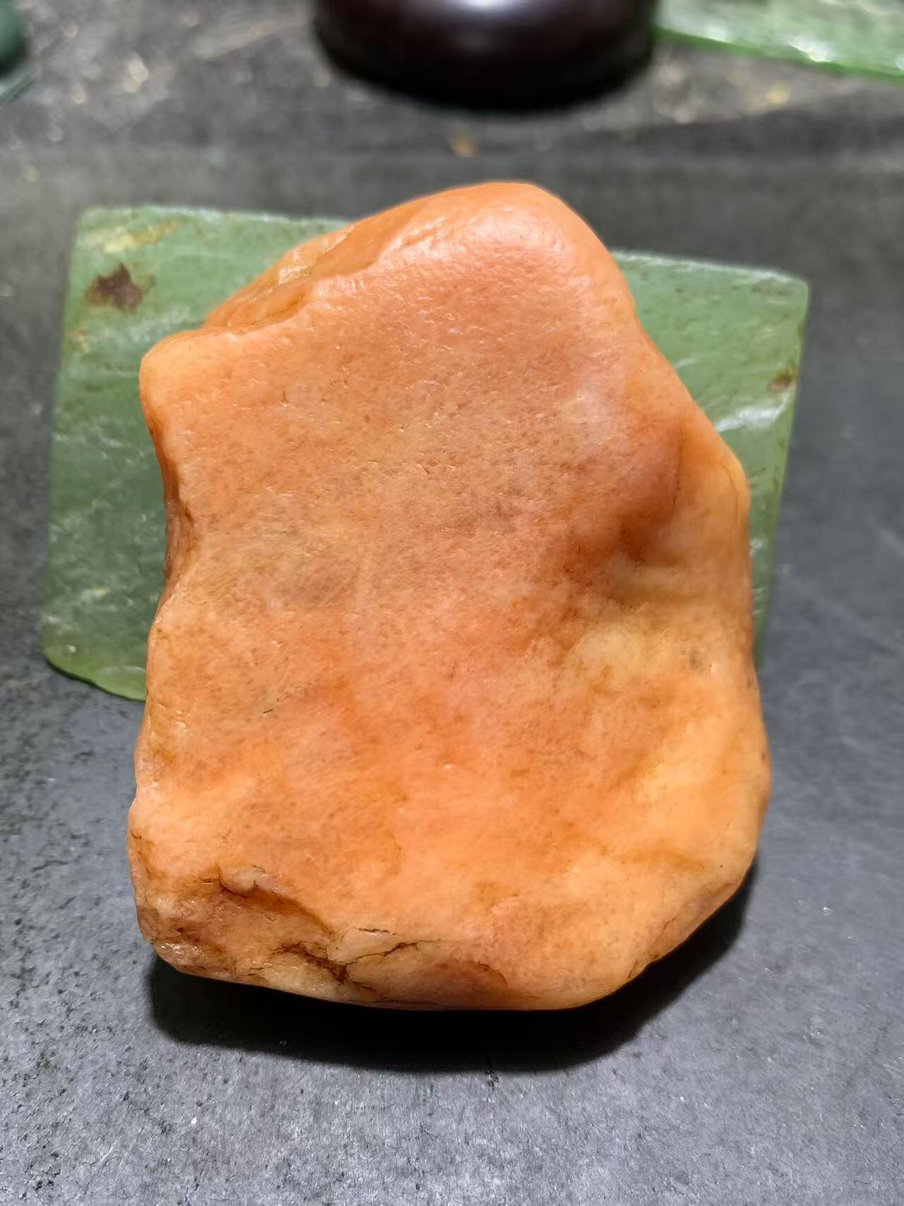 精美天然地表杜热红料金丝玉籽料原石一块，