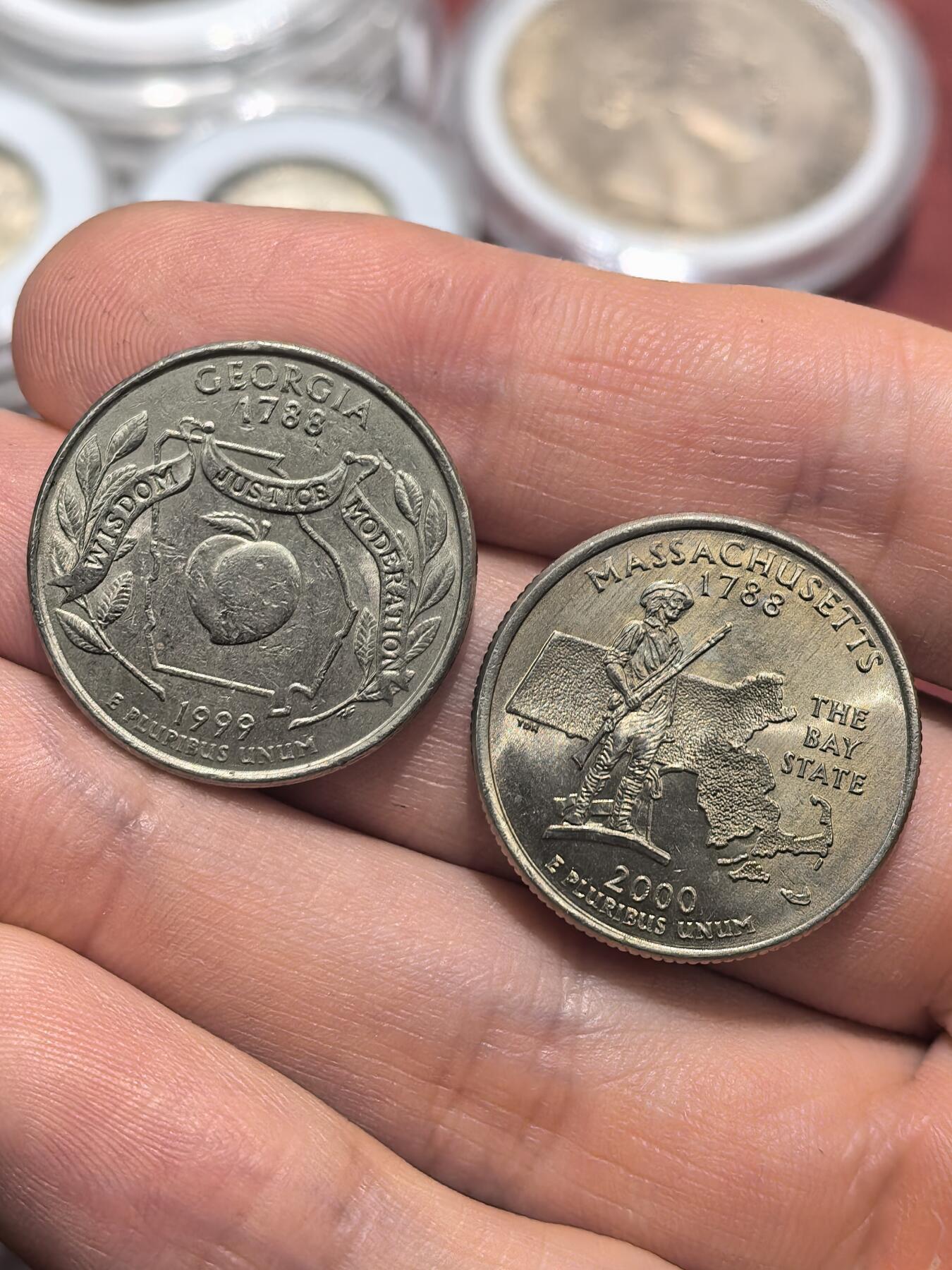 南宋泉阁俄币 外币 国币 专场第十六期【送拍无额外佣金】 美国 25美分州币一对 左边为乔治亚州 右边为马塞诸塞州 好品